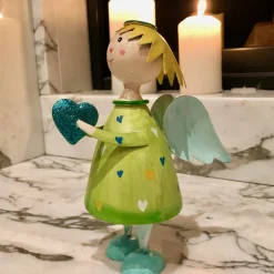 Dekofigur Engel Lena mit Herz Höhe 9 cm