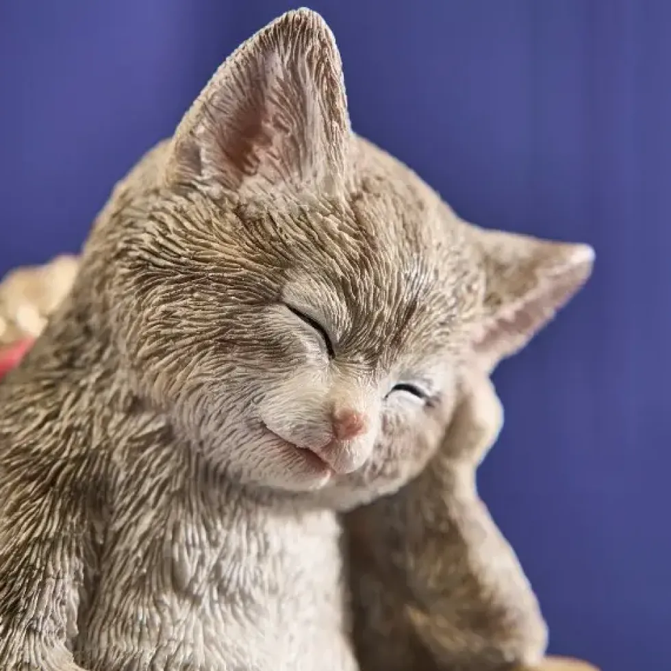 Deko Figur Katze auf Sessel Werner Voß Höhe 20 cm