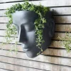 Design Wand-Blumentopf Gesicht Grau Höhe 42 cm – Outdoor Pflanzkopf in Zementoptik