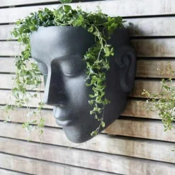 Design Wand-Blumentopf Gesicht Grau Höhe 42 cm – Outdoor Pflanzkopf in Zementoptik