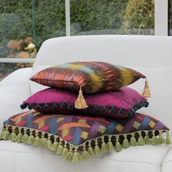 Kissen ECLIPSE AXIS magenta mit Quastenborte 60×60 cm