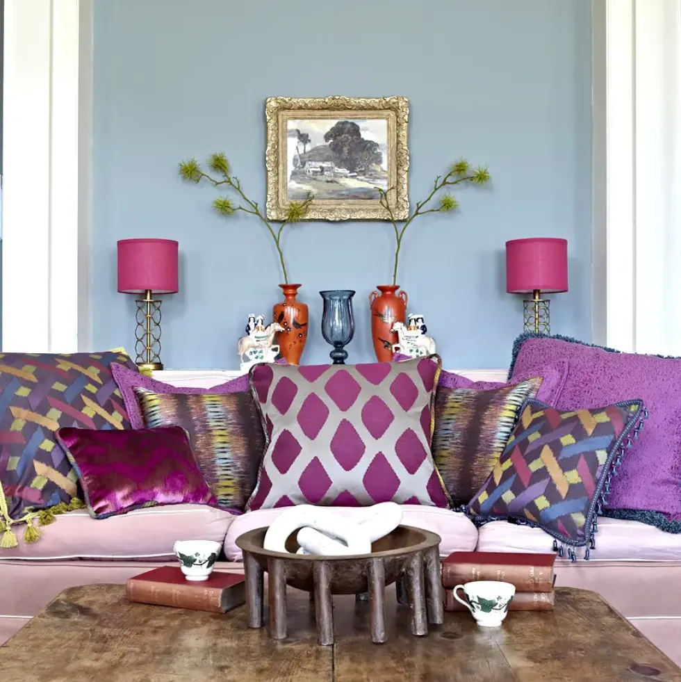 Kissen ECLIPSE AXIS magenta mit Pompoms bleu 40×40 cm