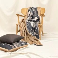 Kissen Magma 60×60 cm Namibia schwarz