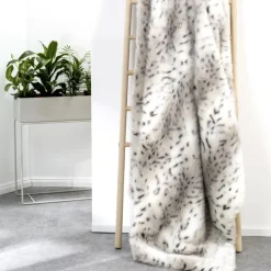 Kuscheldecke Magma Skins Schneeluchs 150×200 cm