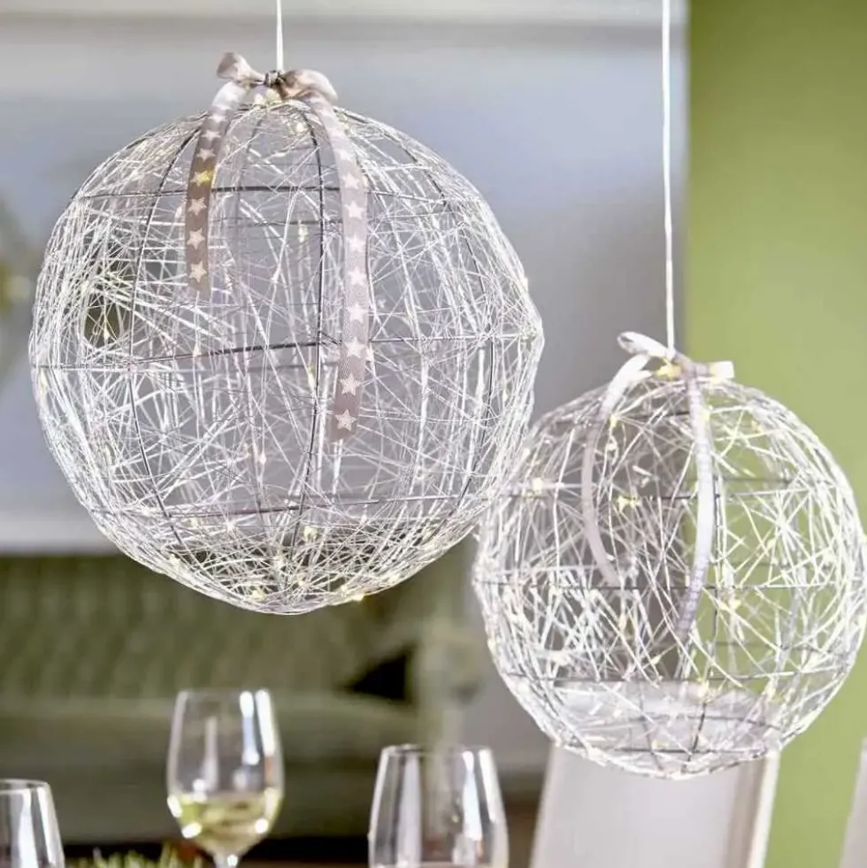 LED Kugel aus Draht zum Hängen warmweiß Durchmesser 25 cm