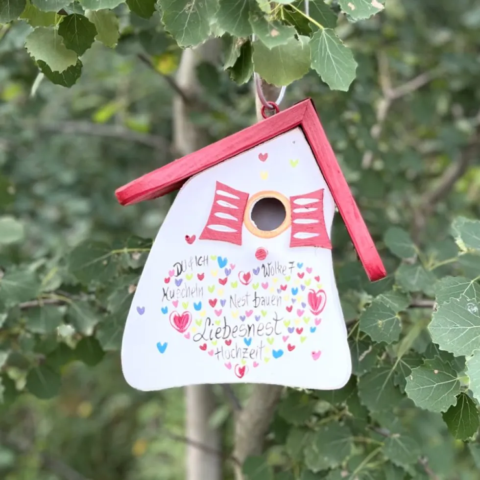 Nistkasten zum Aufhängen LIEBE Vogelvilla Höhe 23 cm