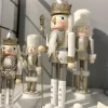 Nussknacker Figur PJOTR 2er Set Casablanca weiß silber