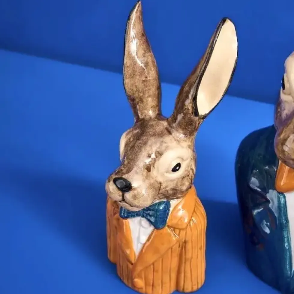 Osterdeko Hasenbüste im Anzug Werner Voß Höhe 25 cm
