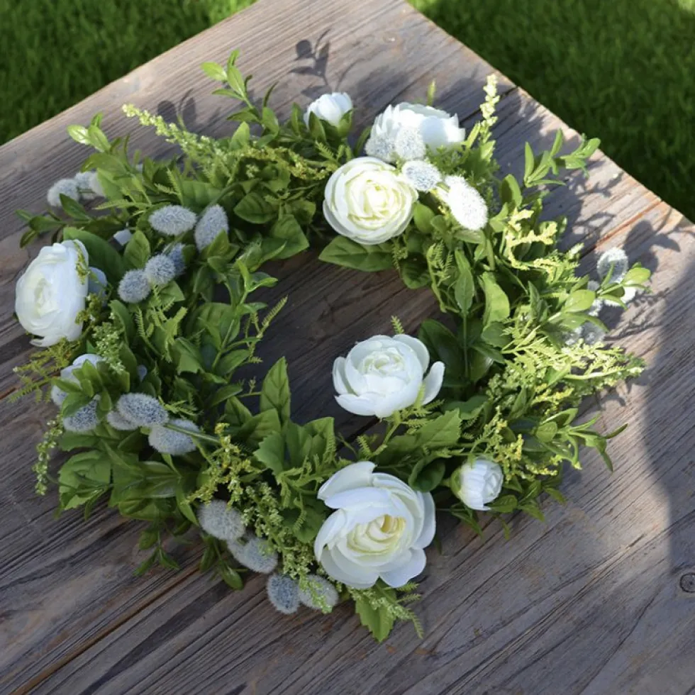 Seidenblumenkranz Ranunkeln Weidenkaetzchen creme 30 cm
