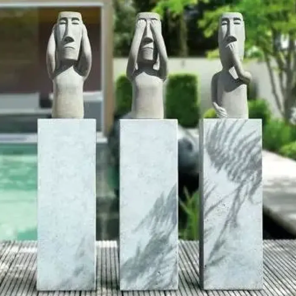 Skulptur NICHTS SAGEN Casablanca Keramik H 63 cm