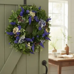 Türkranz Blumenkranz mit Traubenhyazinthen blau Durchmesser 38 cm
