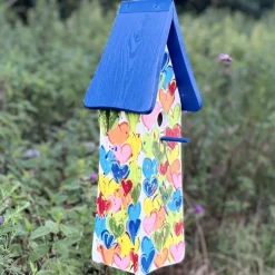Vogelhaus Nistkasten mit Ständer bunt HERZIG Vogelvilla Höhe 43 cm